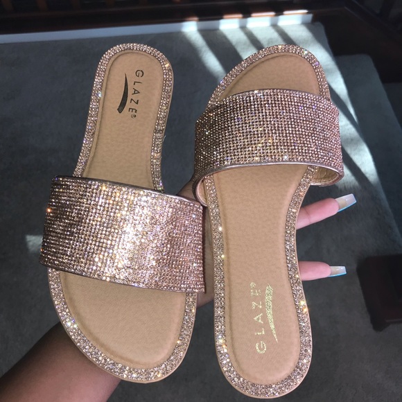 Shoes - Comfy girly sandals!